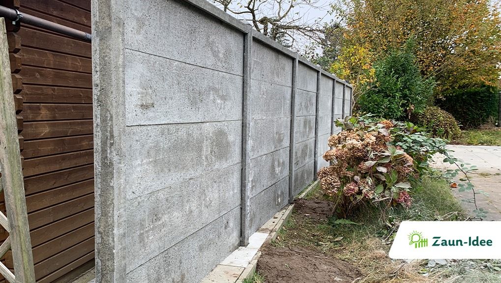 Rückseite Betonzaun einseitig (Design nur auf einer Seite)