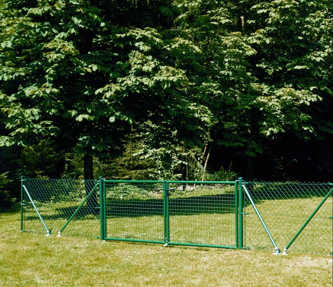 zweiflügeliges Wellengittertor Grün RAL 6005