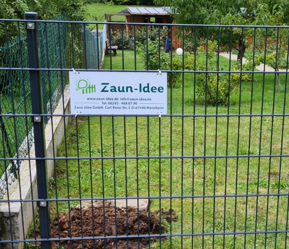 Zaunpfosten mit Klemme Anthrazit RAL 7016 Zaun-Idee Montage