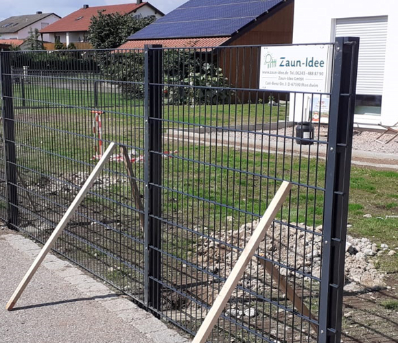 Zaunpfosten mit Abdeckleiste Anthrazit RAL 7016 Zaun-Idee Montage