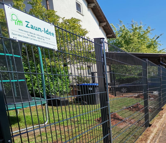 Zaunpfosten mit Abdeckleiste Anthrazit RAL 7016 Zaun-Idee Montage