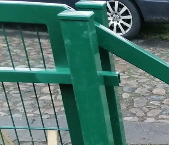 Pfostenkappe 80x80 Grün RAL 6005 Zaun-Idee Montage